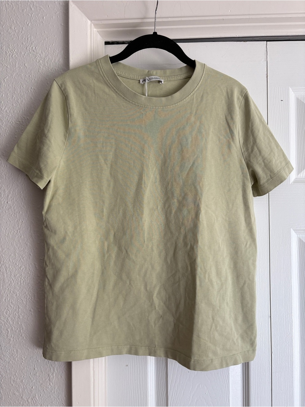 Zara Classic Crewneck women’s T-Shirt in Light Olive